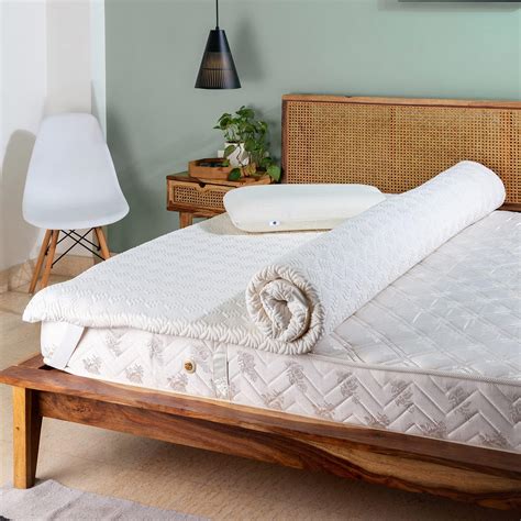 Quilted Fitted Mattress Pad (Queen) - Mattress Cover Stretches up to 17 ...
