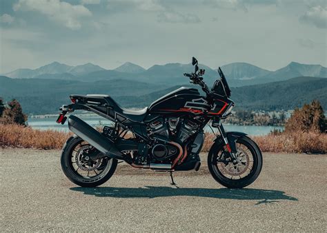 2025 Pan America 1250 ST Motorcycle | Harley-Davidson USA