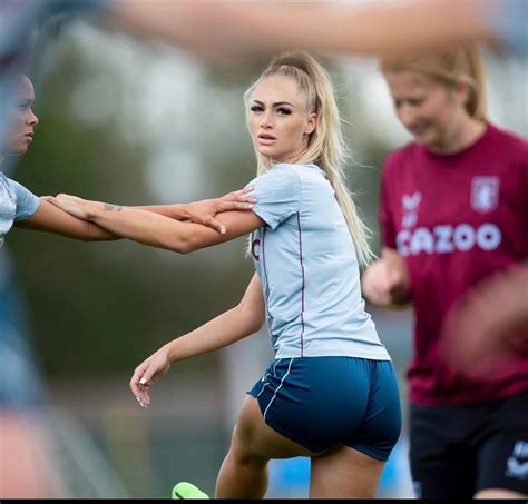 She stands ready to get some hard backshots : r/AlishaLehmannFanPage