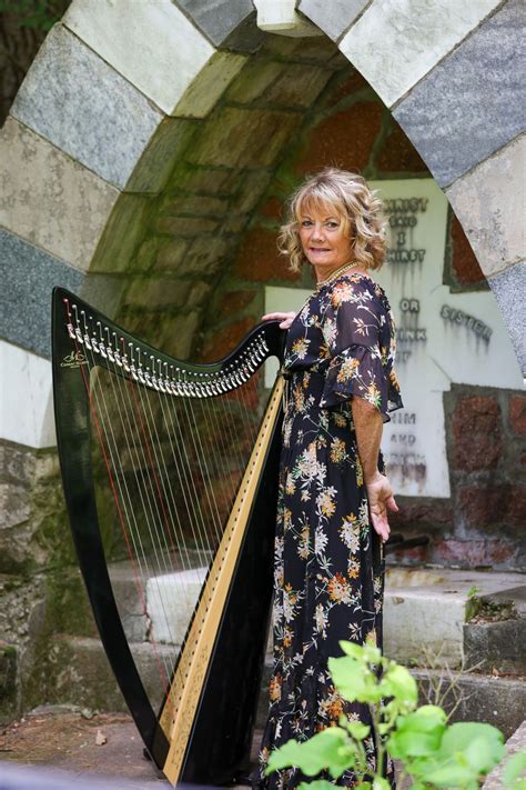 Bagpipes in the Glen with Shari Sarazin harp & song & storyweaving ...