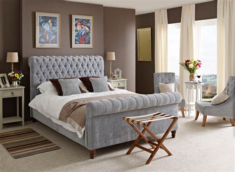 king bed ideas for small rooms
