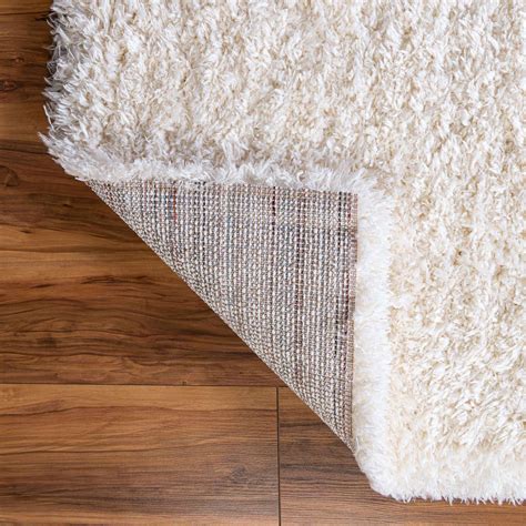 Best Area Rugs for Hardwood Floors | The Family Handyman