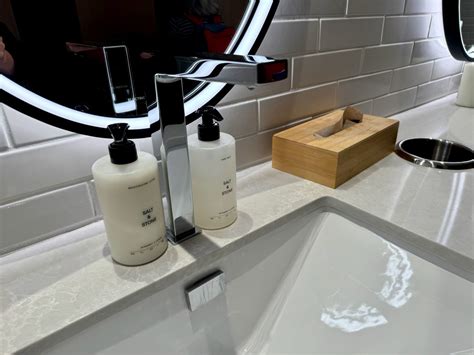 Inside the New Alaska Airlines Lounge at SFO - NerdWallet