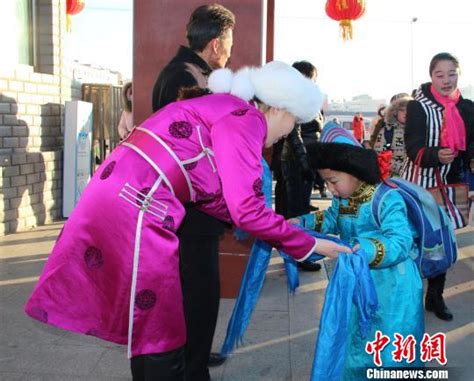 赛白努：不一样的蒙古族学校开学礼_中国网