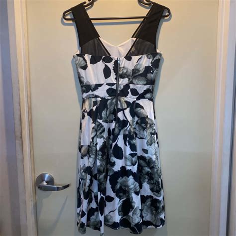 Review Womens Size 8 Party Dress Black / White
