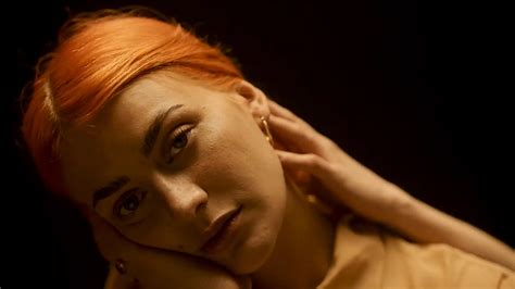 Norddeutsch und vielseitig: Die Sängerin Alli Neumann | ndr.de