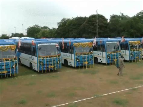 70 new ST buses, including 5 Volvos, inaugurated in Mehsana | 5 વોલ્વો ...