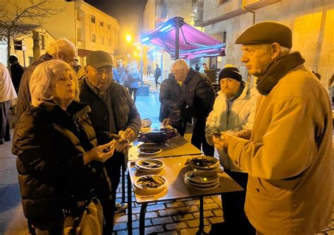 Villamayor da la bienvenida a la Cuaresma con el reparto de 140 kilos ...