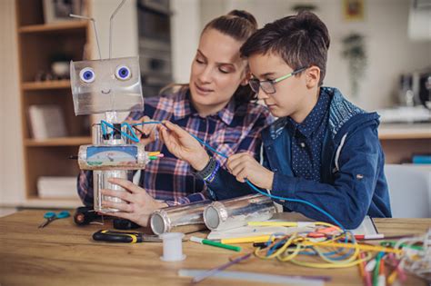 Sister Robot 的图像结果