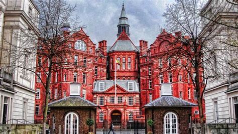 英国留学申请费用一览：有哪些大学需要交费？