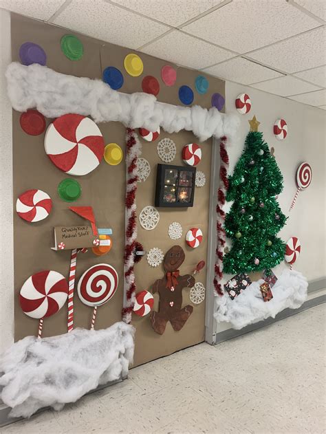 SECO NEWS - AVRMC Gets Festive with Christmas Door Decorating Contest