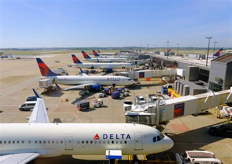 How To Become A Delta Flight Attendant