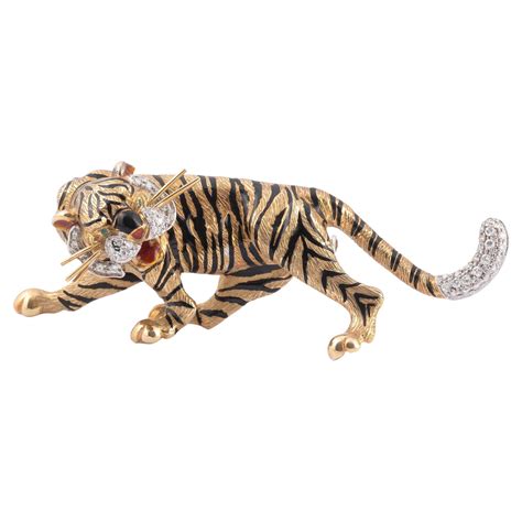 Frascarolo Lion Brooch Gold with Diamonds and Enamel at 1stDibs