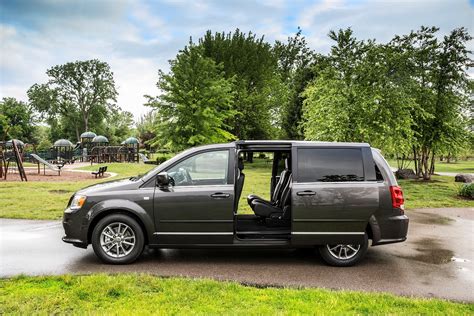 DODGE Grand Caravan Specs, Performance & Photos - 2007, 2008, 2009, 2010, 2011, 2012, 2013, 2014 ...
