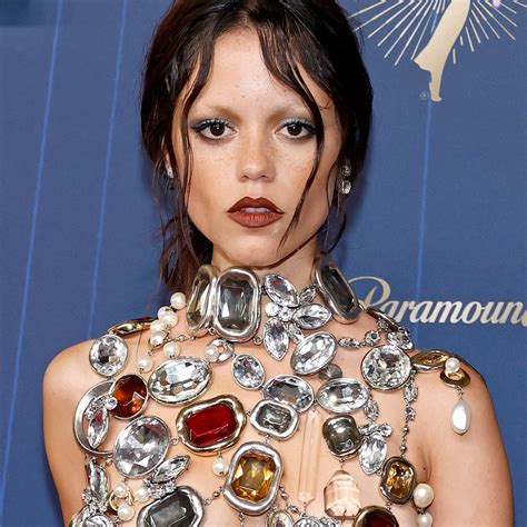 Emmys 2025: Jenna Ortega Red Carpet Fashion Look