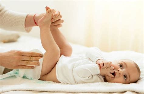 Baby Poop Explodes 的图像结果