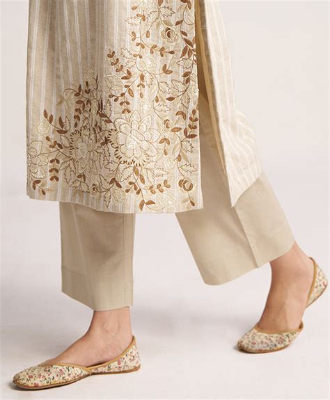 Ethnic Wear - Buy Online Indian Ethnic Wear For Women | Ganga Fashions