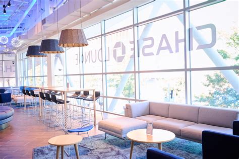 Dallas-Fort Worth and Austin airports may get Chase Sapphire lounge ...