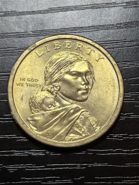 RARE SACAGAWEA ONE DOLLAR COIN US LIBERTY GOLD COLOR NO PRUDUCTION YEAR ...