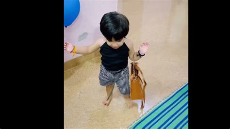 Chalo bhaiya jaldi se niklo warna ham pakde jayenge Instagram Meme ...