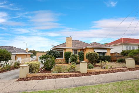22 Horseshoe Bend Road, Keilor VIC 3036