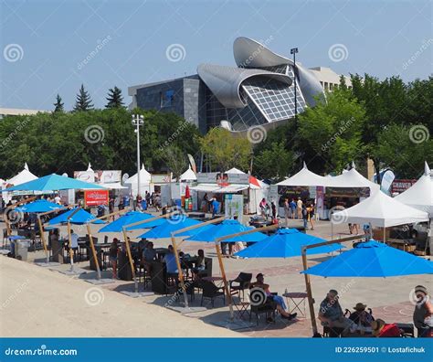 People Enjoying Taste of Edmonton Editorial Photo - Image of food, people: 226259501
