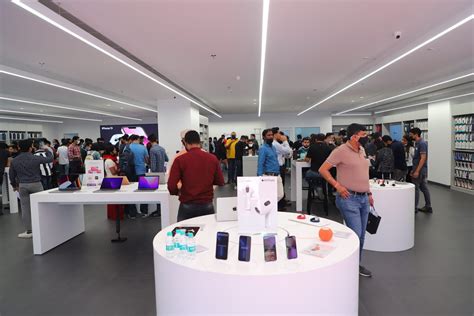 Unicorn Unveils Gurugram’s First Apple Premium Reseller Store, Offers ...