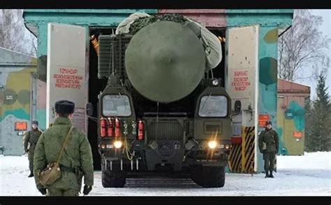 俄罗斯再次进行新型导弹防御系统试射 拦截弹高速迎击来袭目标__凤凰网