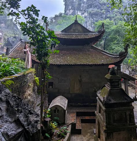 Ninh Binh Travel Guide (8 Amazing Things to Do + Map) – Bucketlist 2 Life