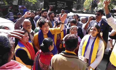 Delhi polls: AAP, BJP indulge in blame game; level fake voting, money ...