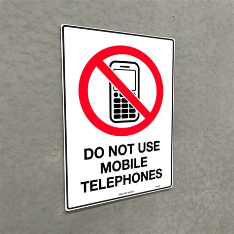 Do Not Use Cell Phone Sign 的图像结果