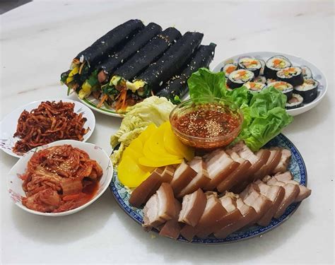 Pork wraps (Bo-ssam) recipe by Maangchi
