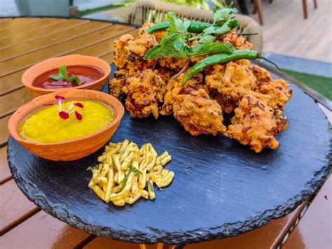 These Namkeen Ke Pakode Are Made for Holi | Femina.in