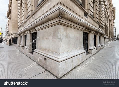 Corner Building 的图像结果