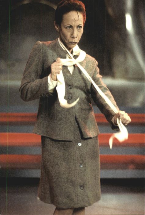 1999 Panini Austin Powers Photocards #20 Frau fashions cloth boa ...