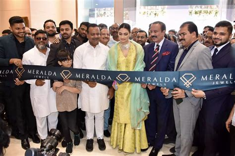 ಮಂಗಳೂರು: ಮೆರಾಲ್ಡಾ ಜ್ಯುವೆಲ್ಸ್ ಶುಭಾರಂಭ | Mangalore: Meralda Jewels is off ...