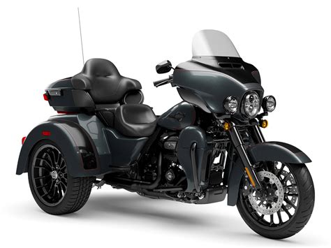 Compare Models: 2025 Harley-Davidson Tri Glide® Ultra vs 2025 Harley ...
