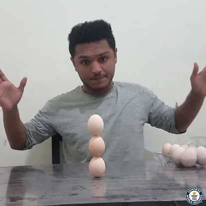 Viral Video Of Boy Who World Record For Building Tallest 'egg Tower ...