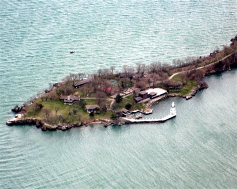 Lagniappe's Lair: Lake Erie oddities: Rattlesnake Island