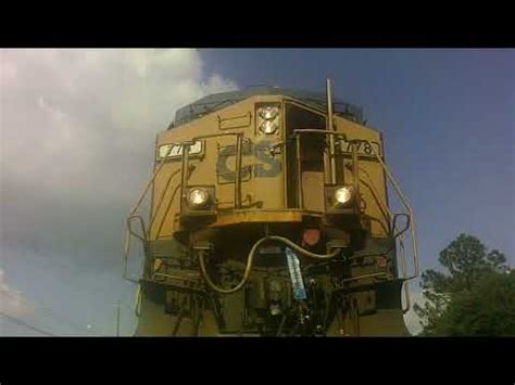 Train Runs Over Camera Fast CSX 的图像结果