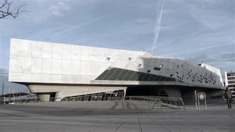 Alien-Looking Buildings 的图像结果