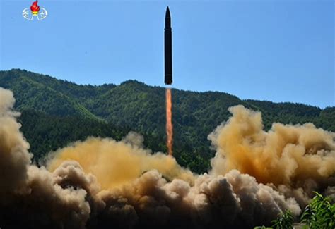 写真で見る北朝鮮の弾道ミサイル『火星-14』 : ZAPZAP! 世界の面白いニュース
