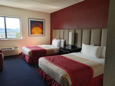 HOTEL PIGEON FORGE - Hotel Reviews, Photos, Rate Comparison - Tripadvisor