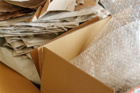 Bubble Wrap vs. Packing Paper: Which is Better for Moving? | Airtasker US