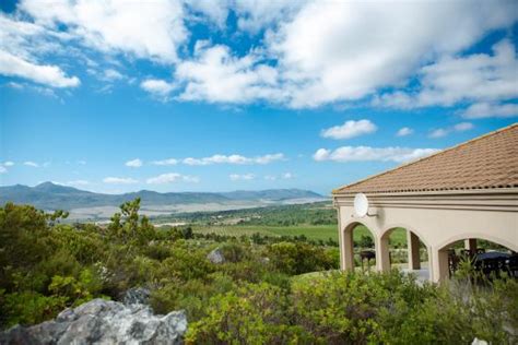 BARTON LUXURY VILLAS (Botrivier) - Cottage Reviews, Photos, Rate ...