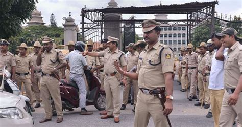 Karnataka: Three Kashmiri students, released for lack of evidence, re ...