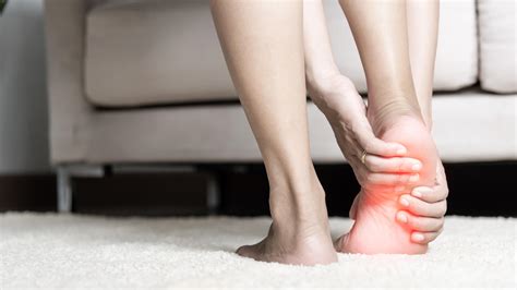 Does Plantar Fasciitis Go Away on Its Own? | Flow Feet