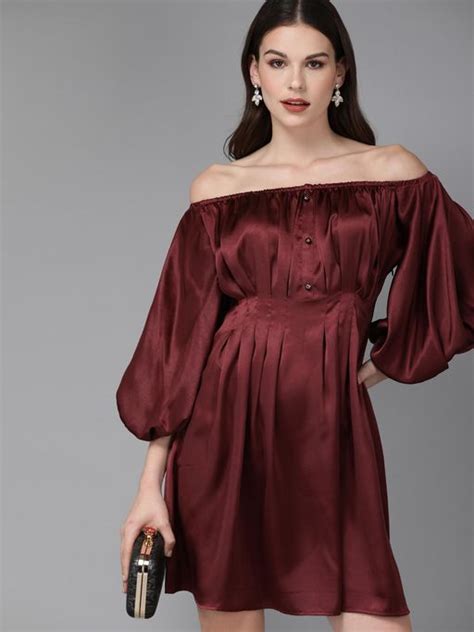 Shop Stylish Off-Shoulder Dresses From Top Brands & Get Upto 70% Off