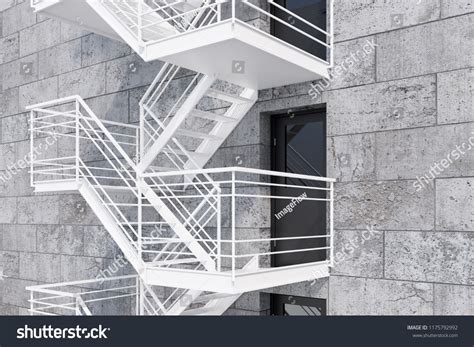 Building Side View 的图像结果