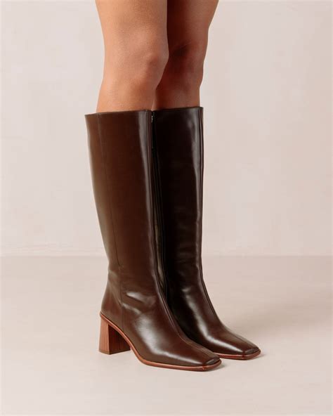 East Brown knee-high boots | ALOHAS | Brown leather knee high boots ...